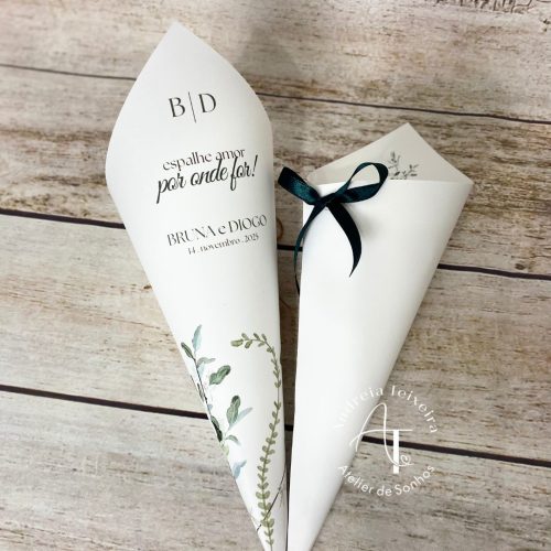 Papelaria e Artigos de Festa 14 Cones Personalizados | Casamentos e Eventos