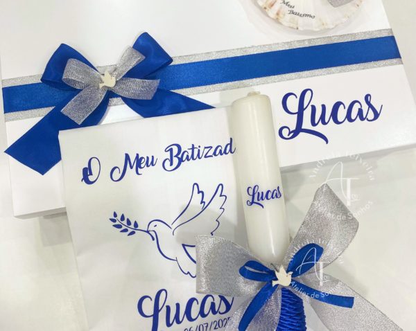 Conjunto de batismo com caixa, vela, concha e toalha personalizadas