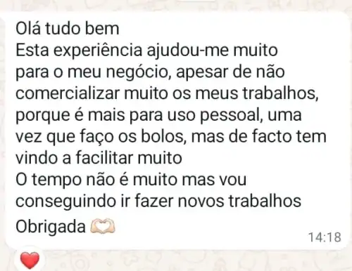 Mensagem de agradecimento sobre experiência positiva no negócio, com emojis de coração e abraço.